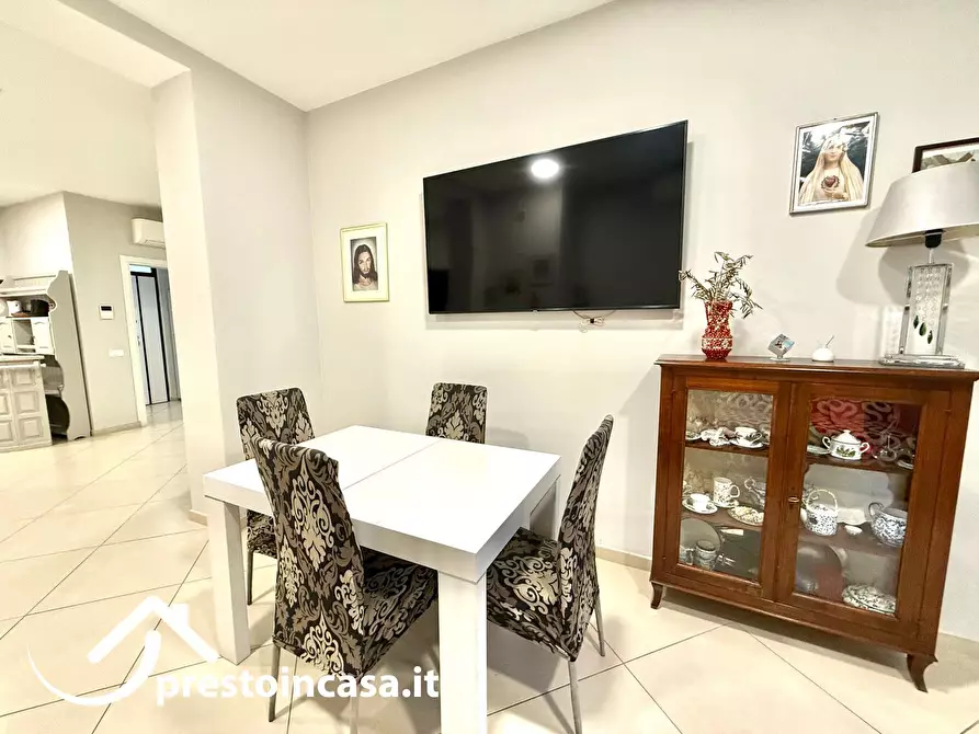 Immagine 10 di Villetta a schiera in vendita  a Viareggio