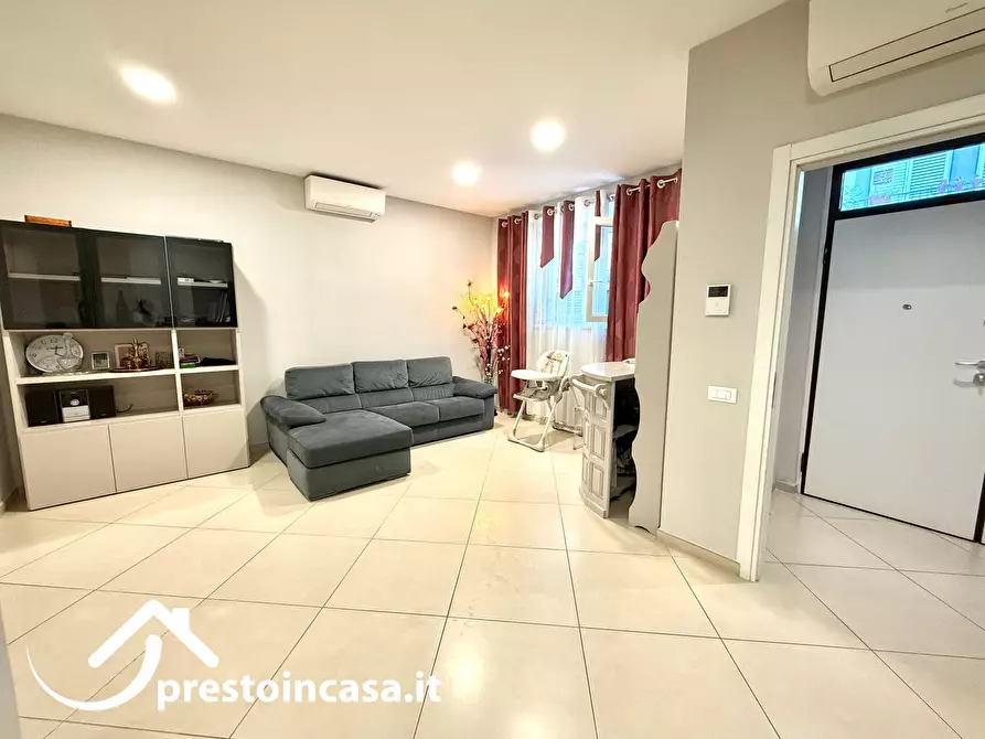 Immagine 2 di Villetta a schiera in vendita  a Viareggio