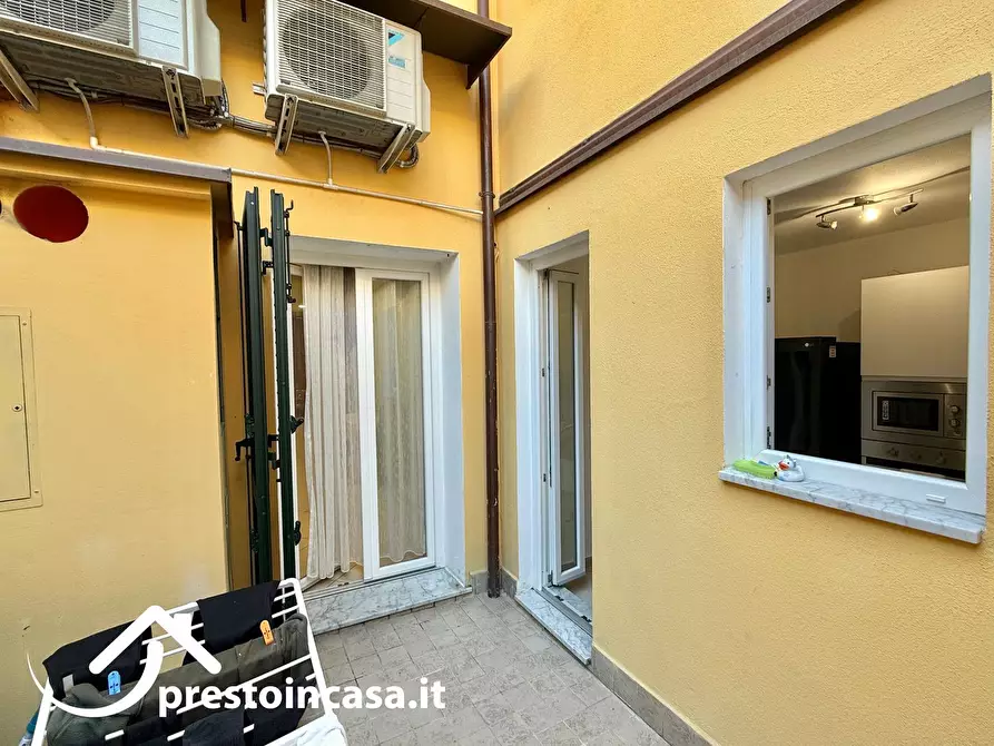 Immagine 17 di Villetta a schiera in vendita  a Viareggio