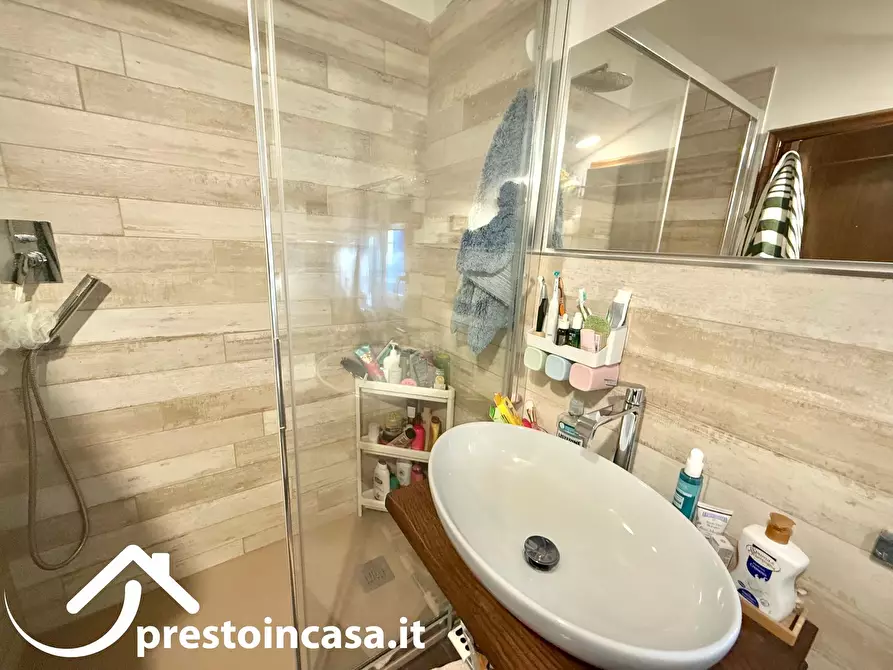 Immagine 40 di Villa in vendita  a Massarosa