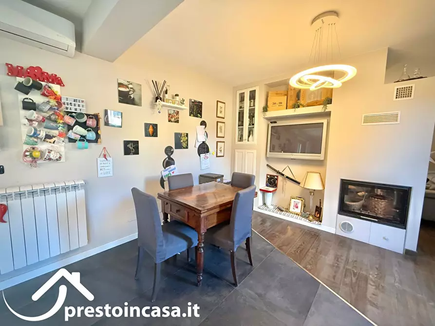 Immagine 15 di Villa in vendita  a Massarosa