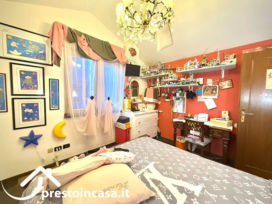 Immagine 37 di Villa in vendita  a Massarosa