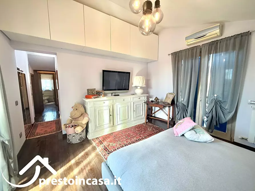 Immagine 29 di Villa in vendita  a Massarosa