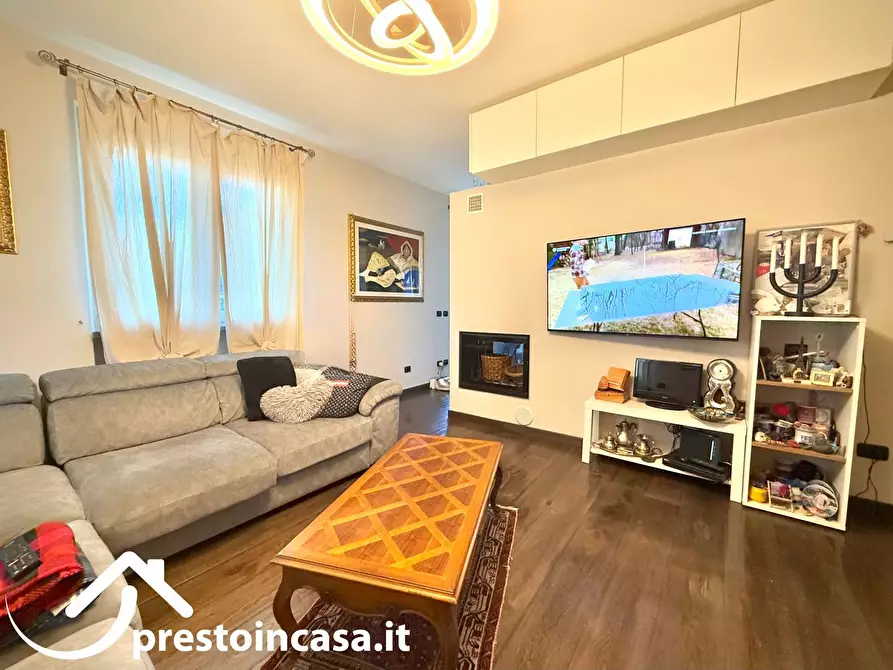 Immagine 6 di Villa in vendita  a Massarosa