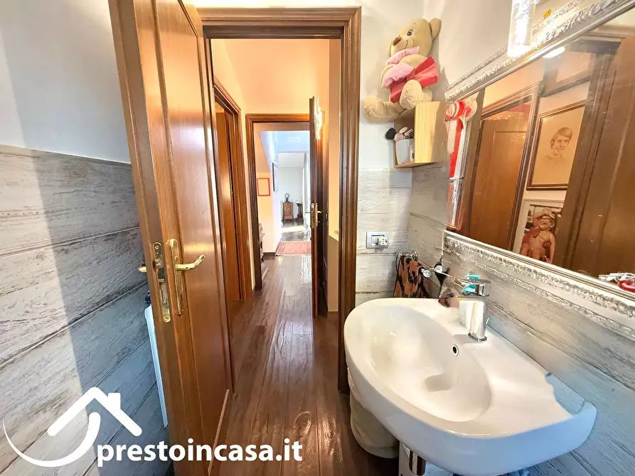 Immagine 39 di Villa in vendita  a Massarosa
