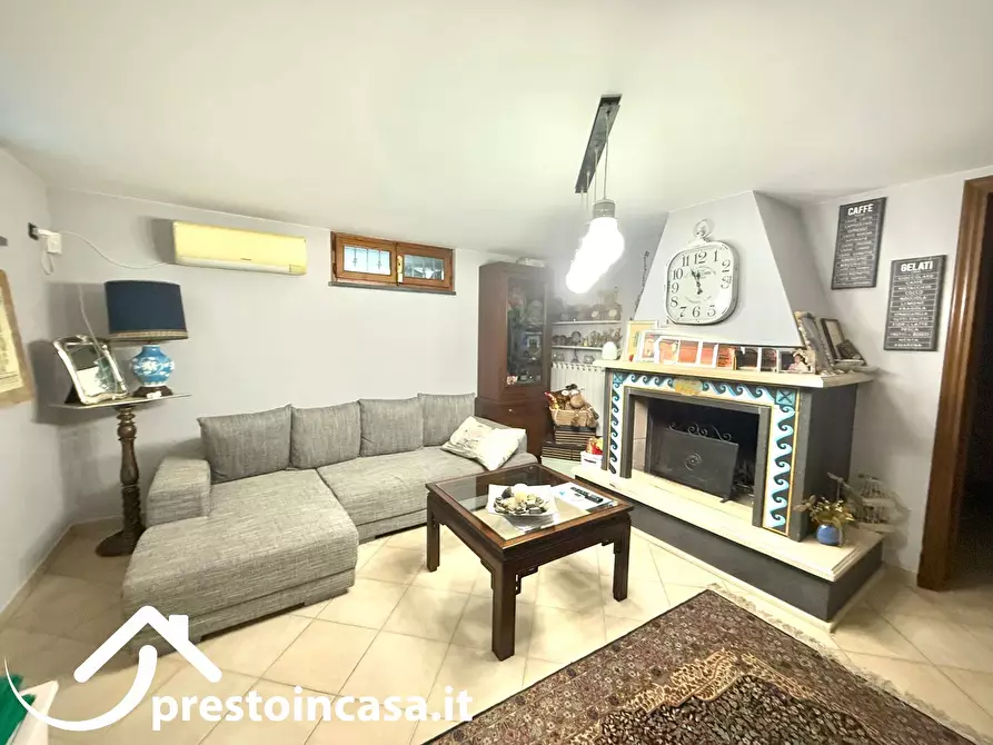 Immagine 42 di Villa in vendita  a Massarosa