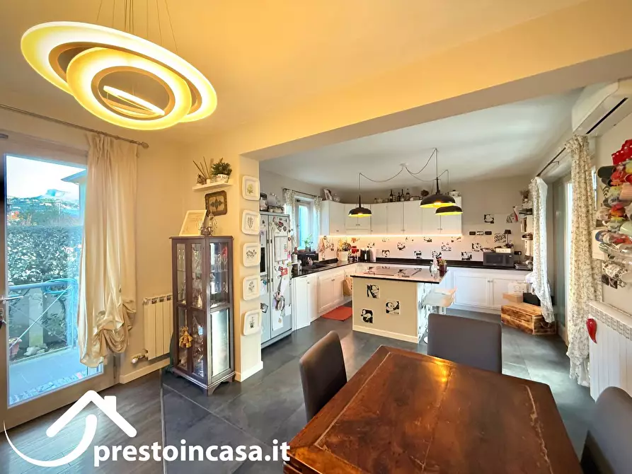 Immagine 13 di Villa in vendita  a Massarosa