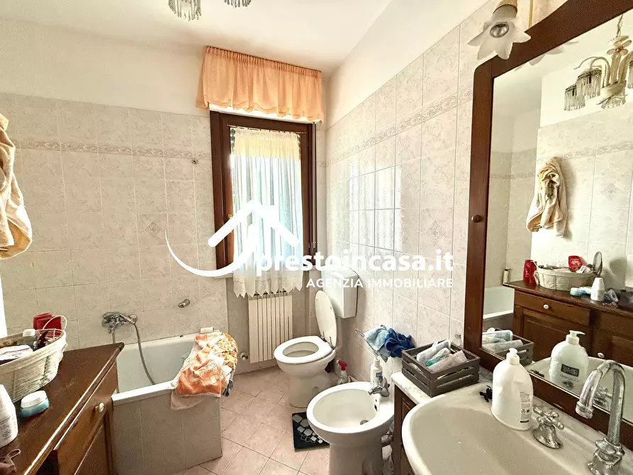 Immagine 15 di Casa semindipendente in vendita  a Massarosa