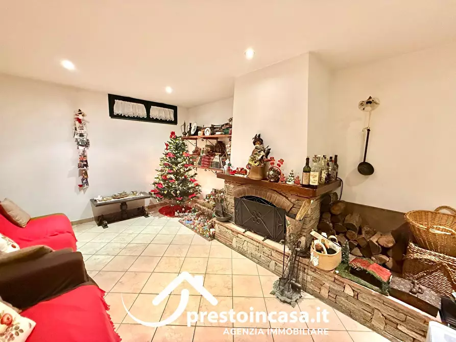 Immagine 6 di Villetta a schiera in vendita  a Massarosa