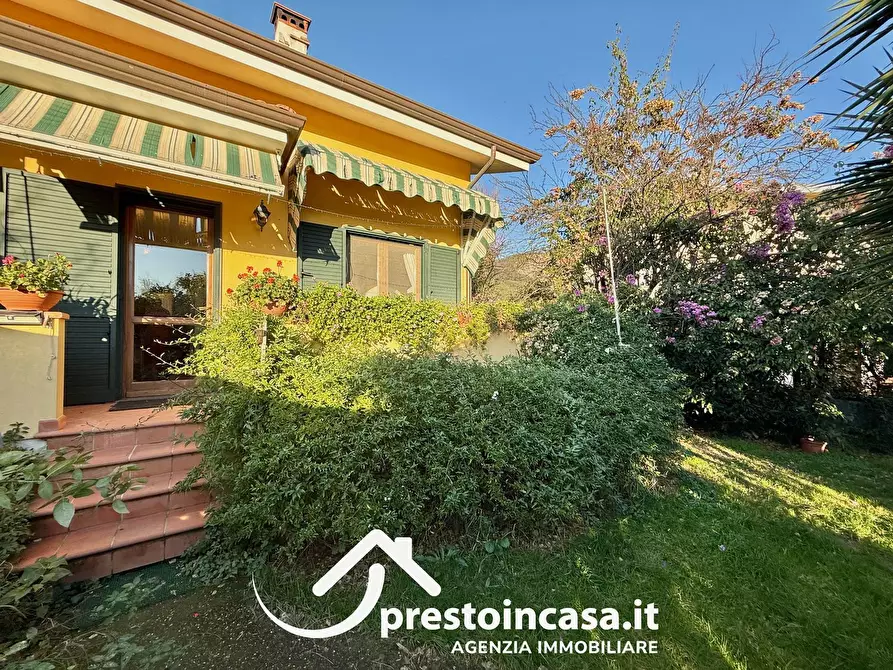Immagine 15 di Villetta a schiera in vendita  a Massarosa