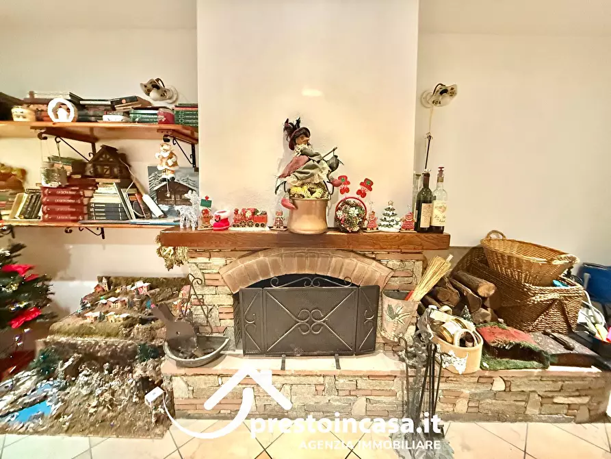 Immagine 8 di Villetta a schiera in vendita  a Massarosa