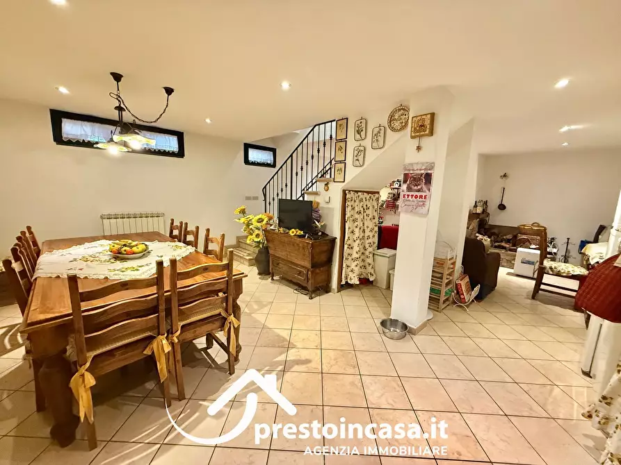 Immagine 13 di Villetta a schiera in vendita  a Massarosa