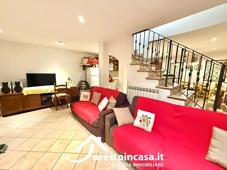 Immagine 7 di Villetta a schiera in vendita  a Massarosa