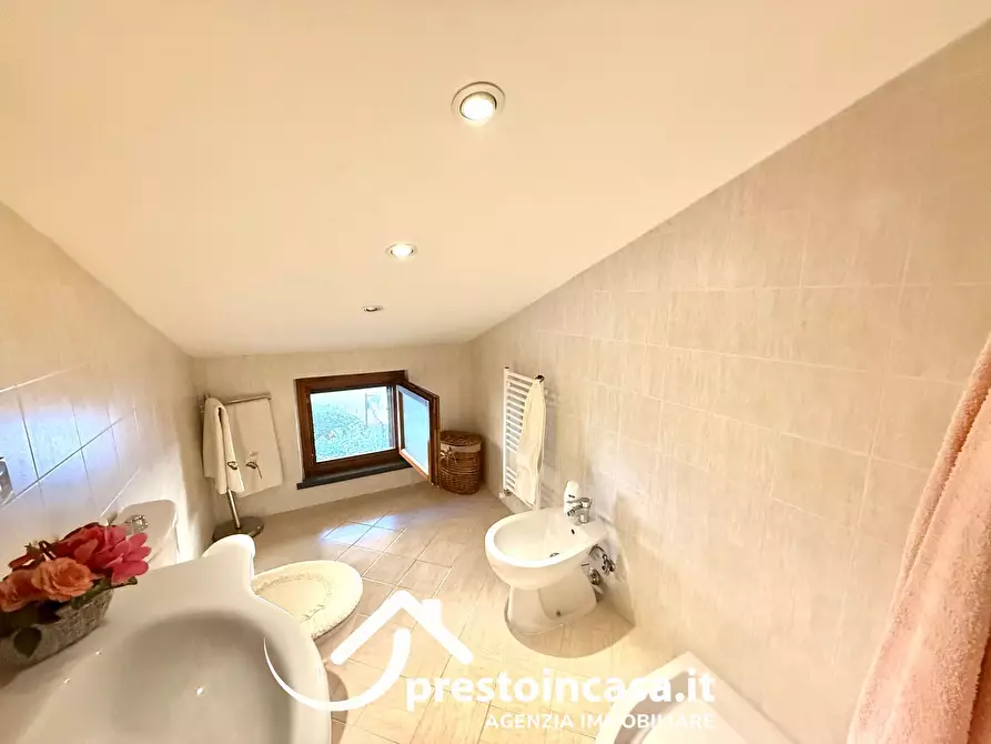 Immagine 37 di Villetta a schiera in vendita  a Massarosa