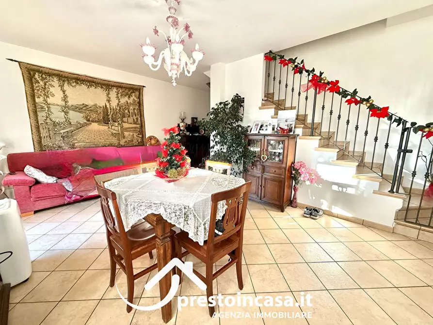 Immagine 2 di Villetta a schiera in vendita  a Massarosa