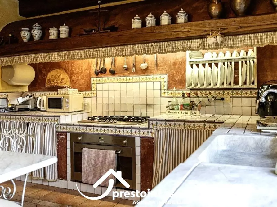 Immagine 6 di Villa in vendita  a Massarosa