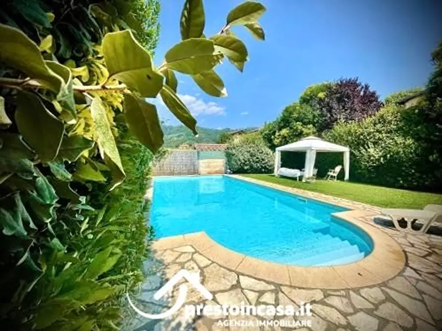 Immagine 19 di Villa in vendita  a Massarosa