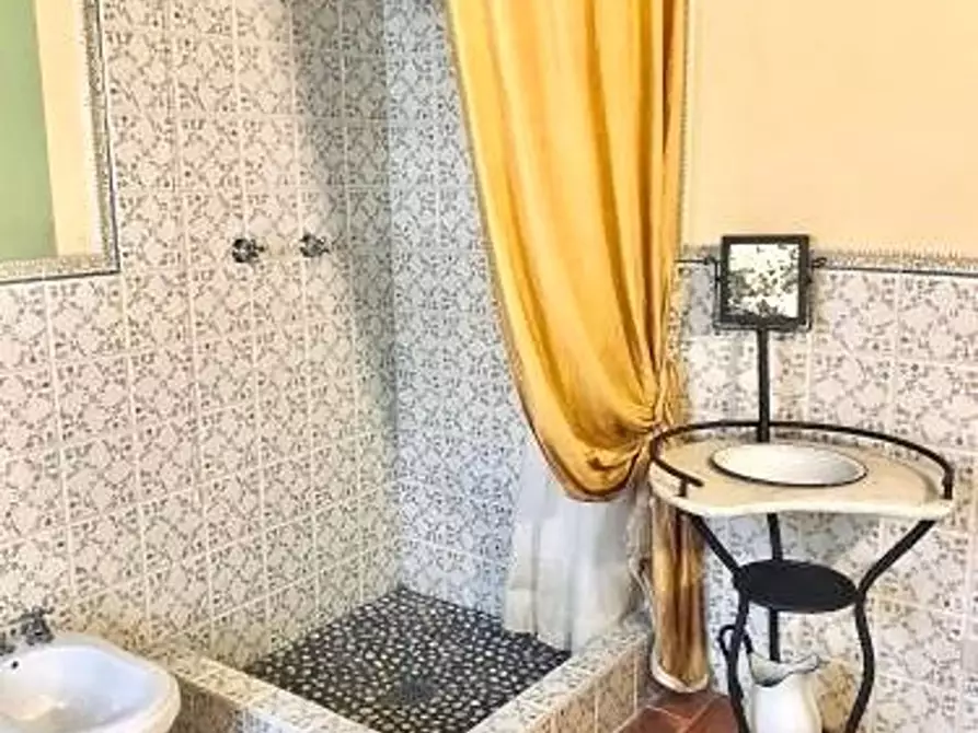 Immagine 41 di Villa in vendita  a Massarosa