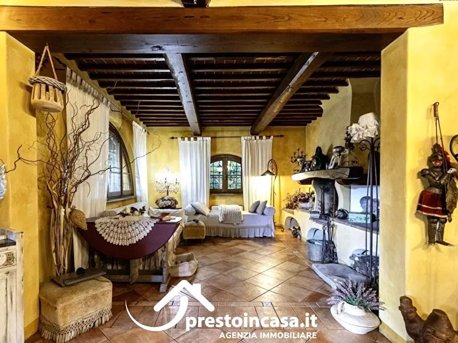 Immagine 4 di Villa in vendita  a Massarosa