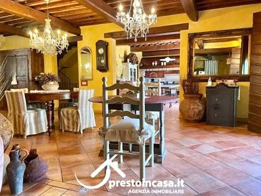 Immagine 8 di Villa in vendita  a Massarosa