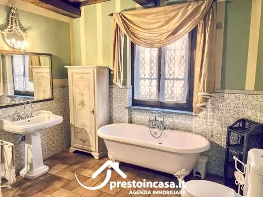 Immagine 40 di Villa in vendita  a Massarosa