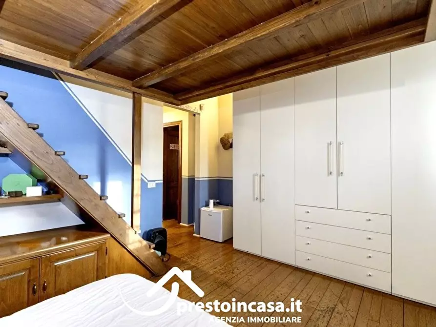 Immagine 35 di Villa in vendita  a Massarosa