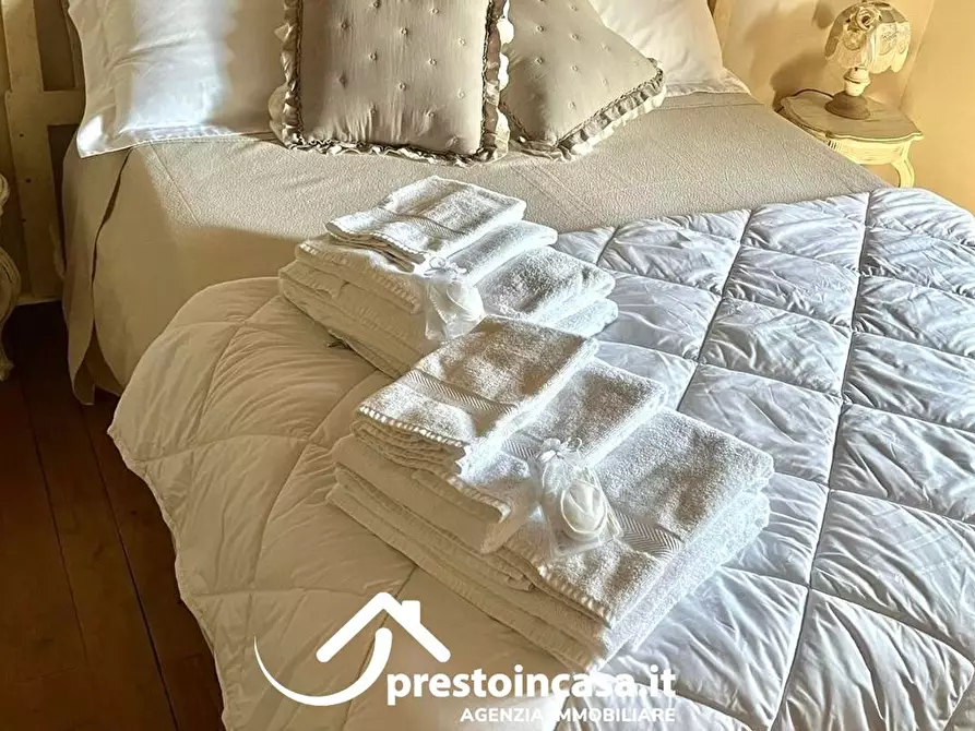 Immagine 37 di Villa in vendita  a Massarosa