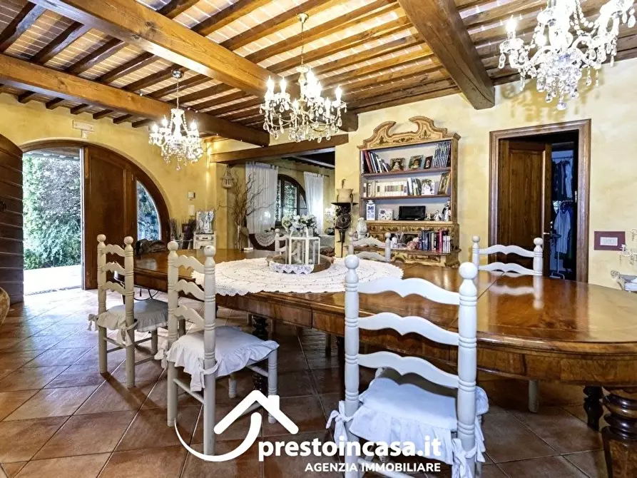 Immagine 3 di Villa in vendita  a Massarosa