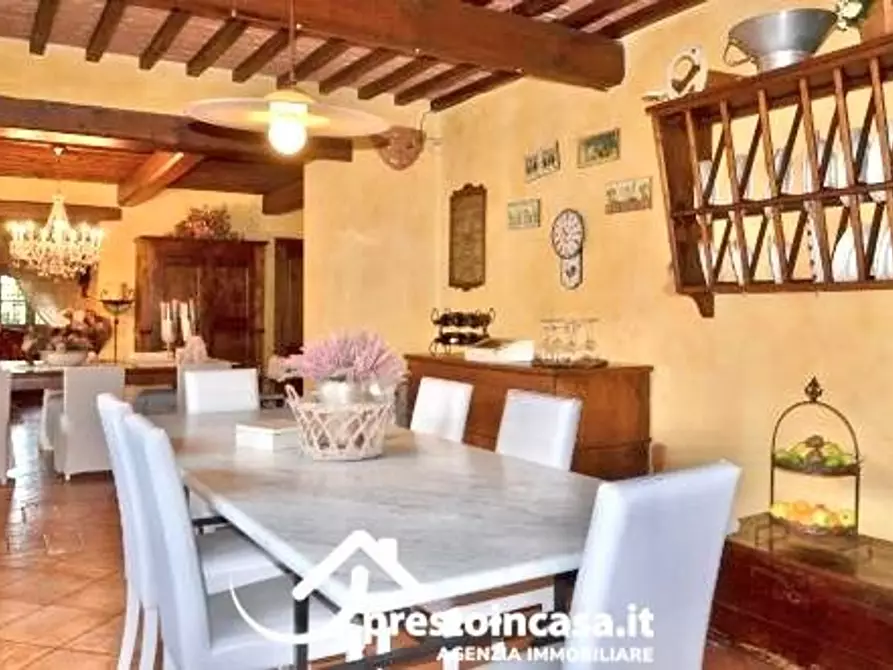 Immagine 13 di Villa in vendita  a Massarosa