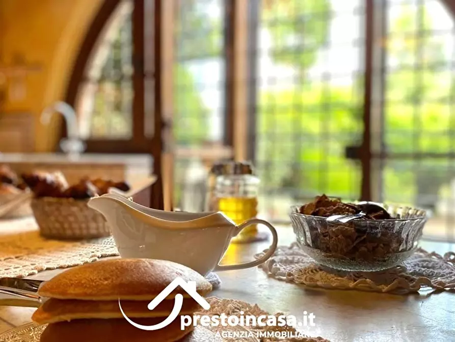 Immagine 9 di Villa in vendita  a Massarosa