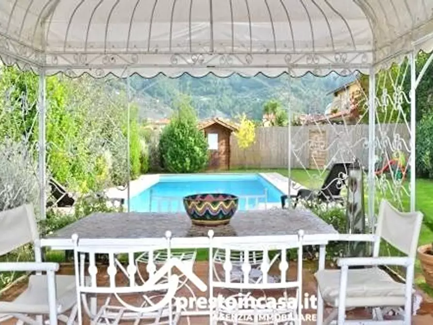 Immagine 24 di Villa in vendita  a Massarosa