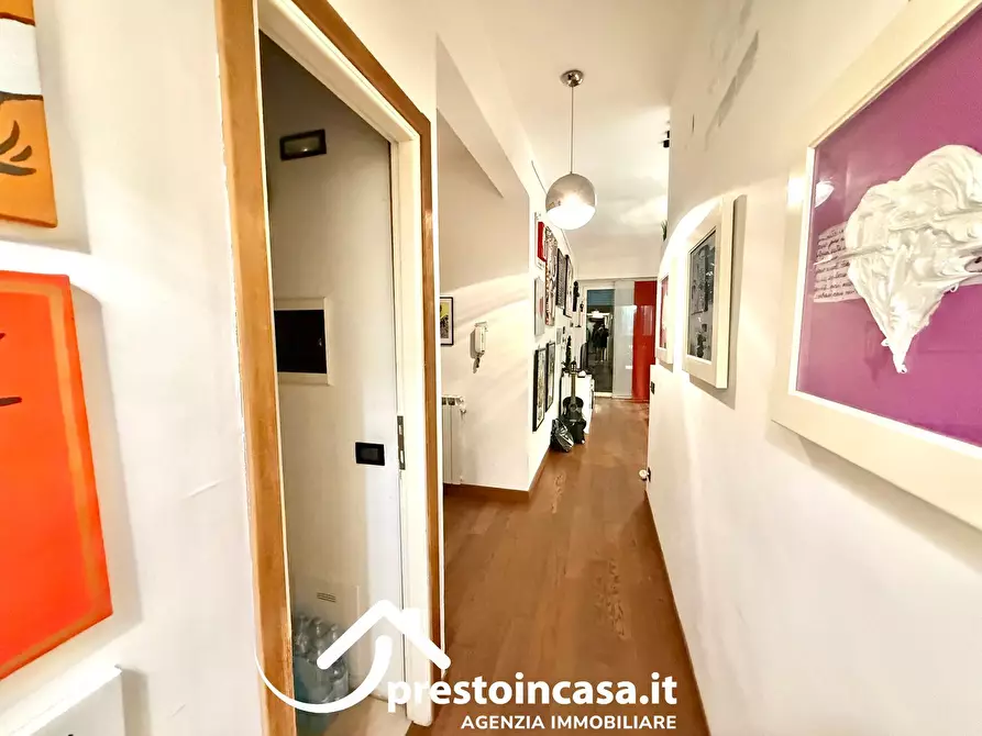 Immagine 16 di Appartamento in vendita  a Viareggio