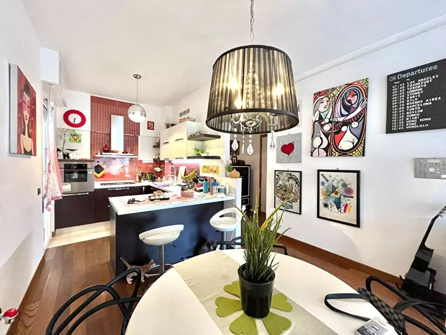 Immagine 6 di Appartamento in vendita  a Viareggio