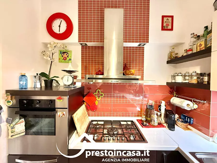 Immagine 11 di Appartamento in vendita  a Viareggio