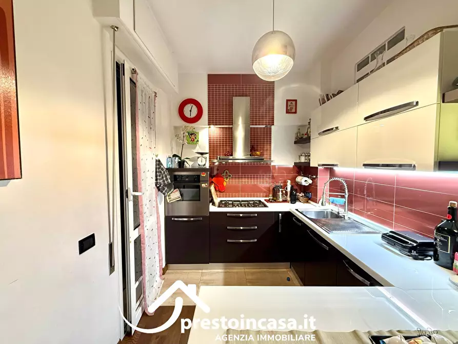 Immagine 10 di Appartamento in vendita  a Viareggio