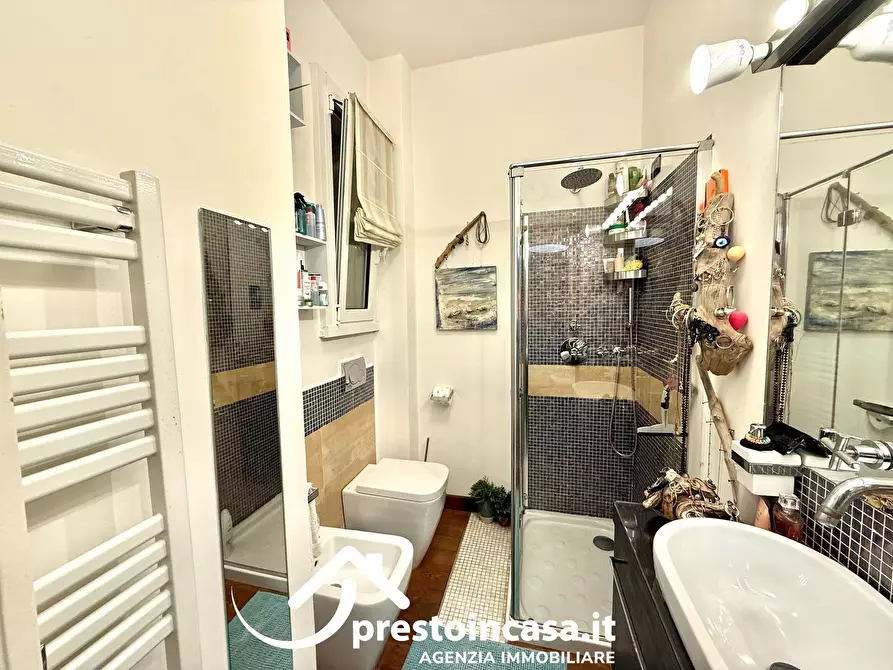 Immagine 23 di Appartamento in vendita  a Viareggio