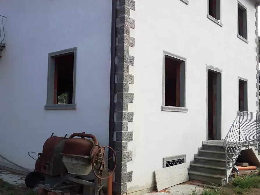 Immagine 14 di Casa semindipendente in vendita  a Camaiore