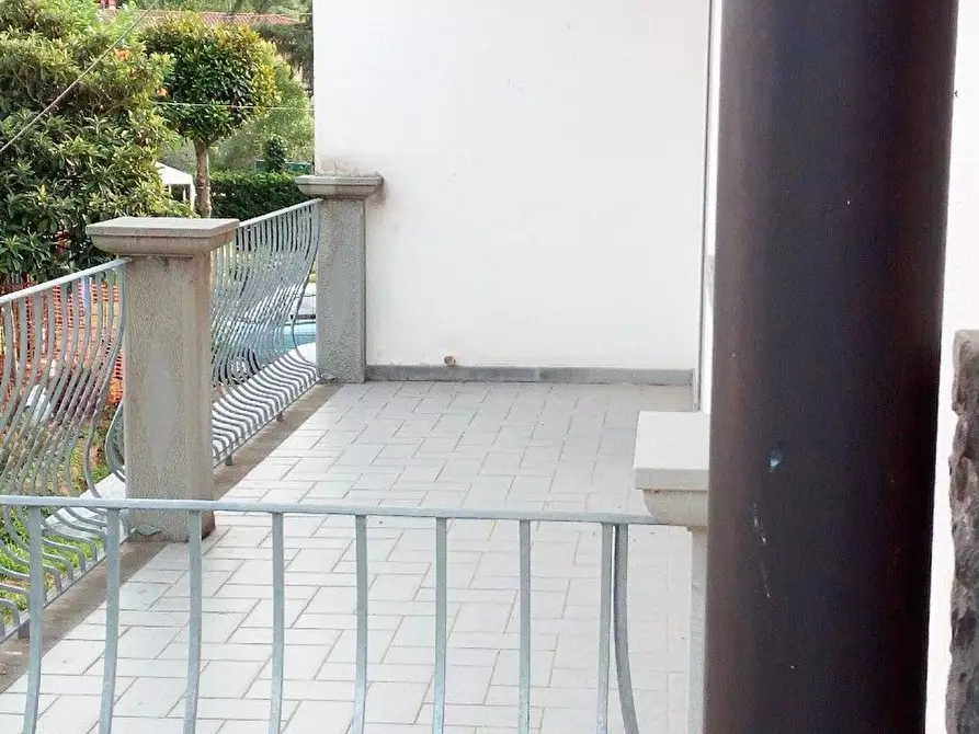 Immagine 2 di Casa semindipendente in vendita  a Camaiore