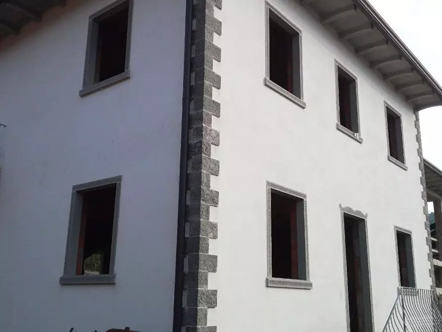 Immagine 1 di Casa semindipendente in vendita  a Camaiore