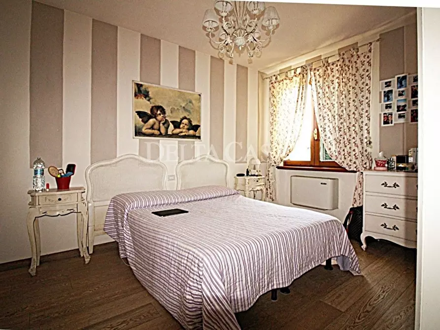 Immagine 19 di Villa in vendita  a Camaiore