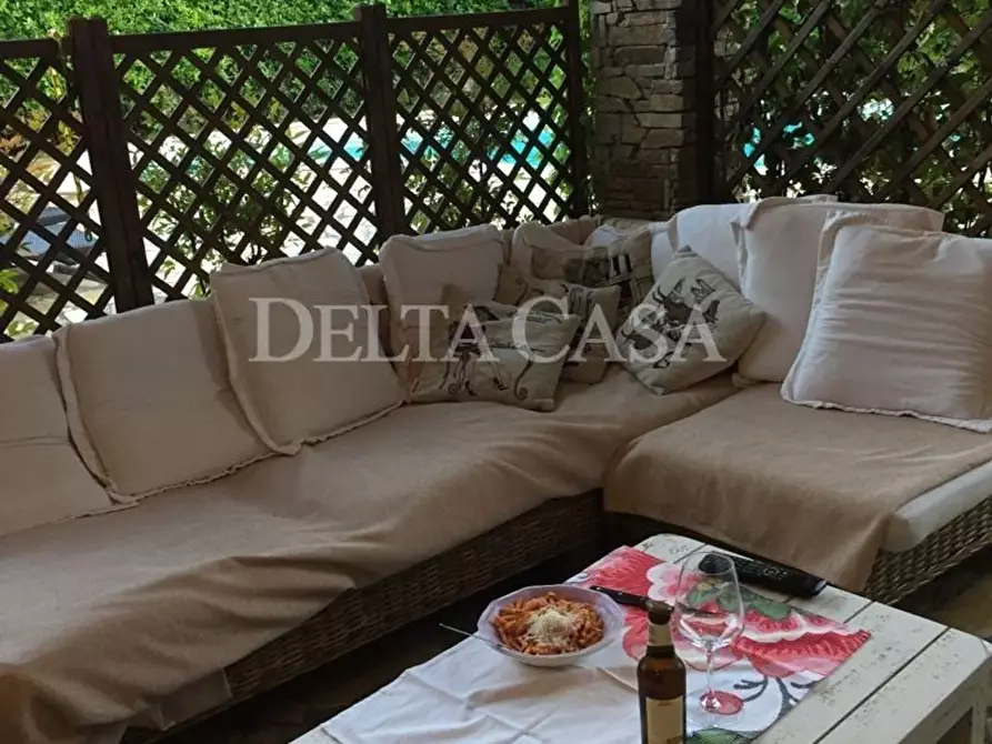 Immagine 27 di Villa in vendita  a Camaiore