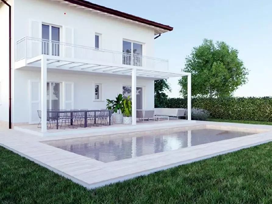 Immagine 7 di Villa in vendita  a Pietrasanta