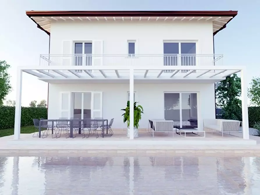Immagine 4 di Villa in vendita  a Pietrasanta