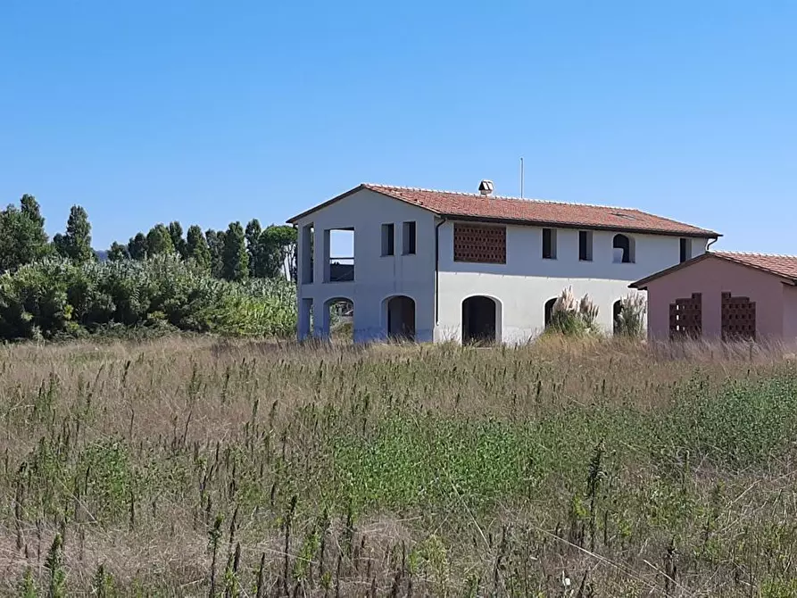 Immagine 1 di Villa in vendita  a Camaiore