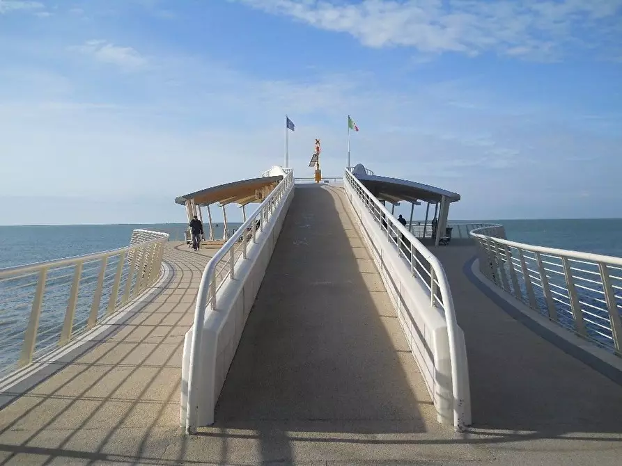 Immagine 22 di Villa in vendita  a Camaiore