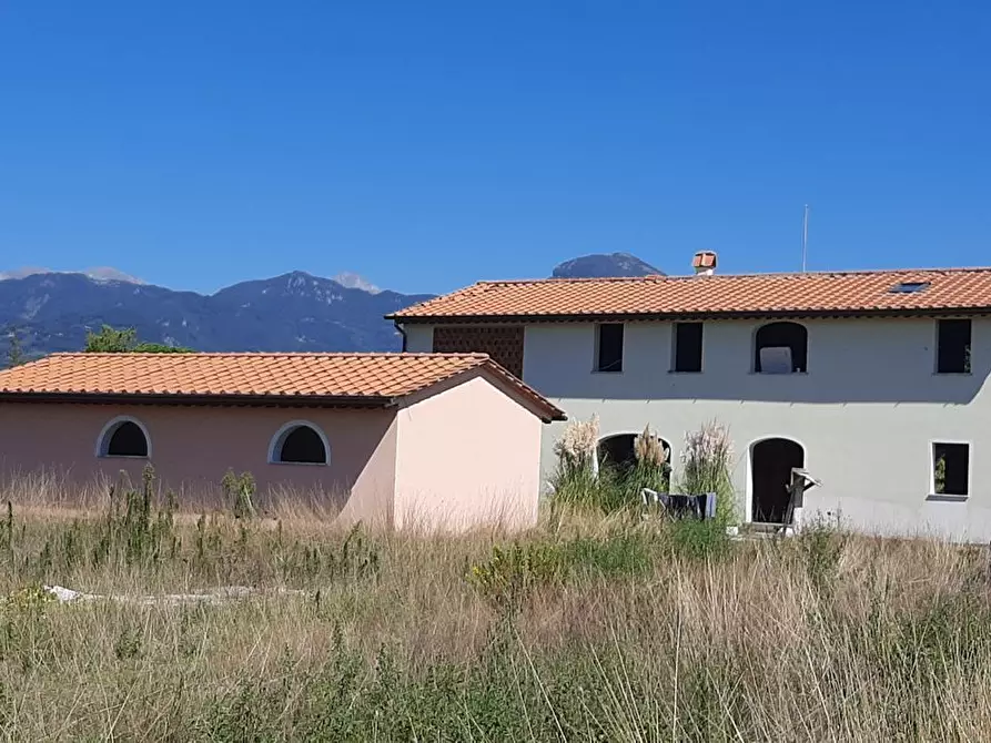 Immagine 23 di Villa in vendita  a Camaiore