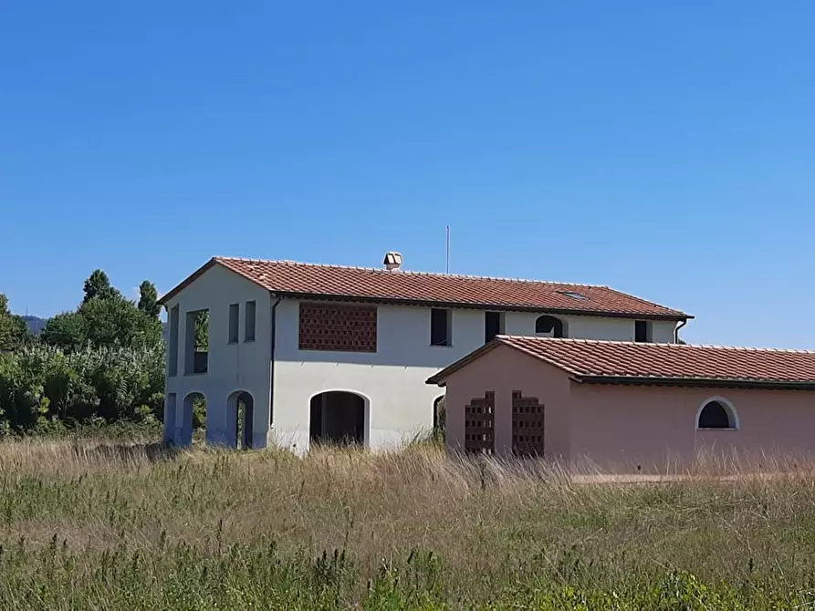 Immagine 10 di Villa in vendita  a Camaiore