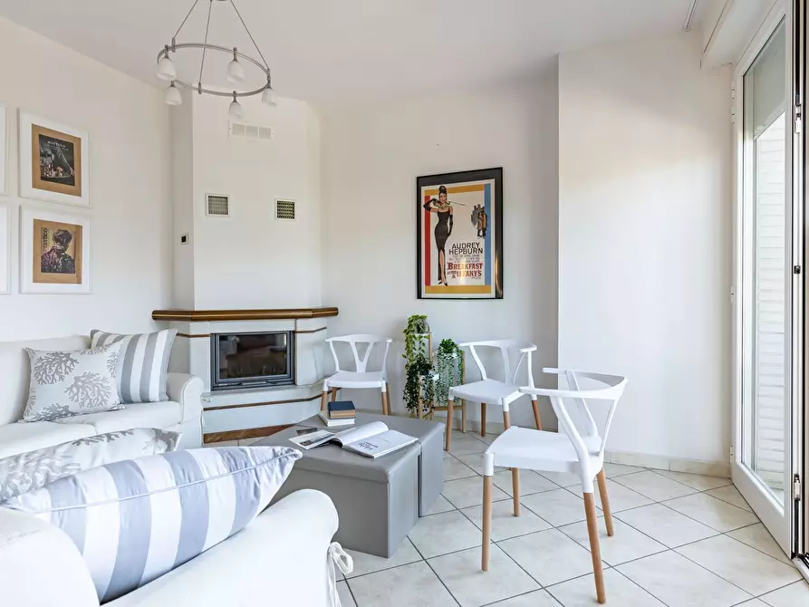 Immagine 8 di Mansarda in affitto  a Valchiusa