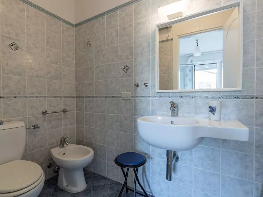 Immagine 17 di Mansarda in affitto  a Valchiusa