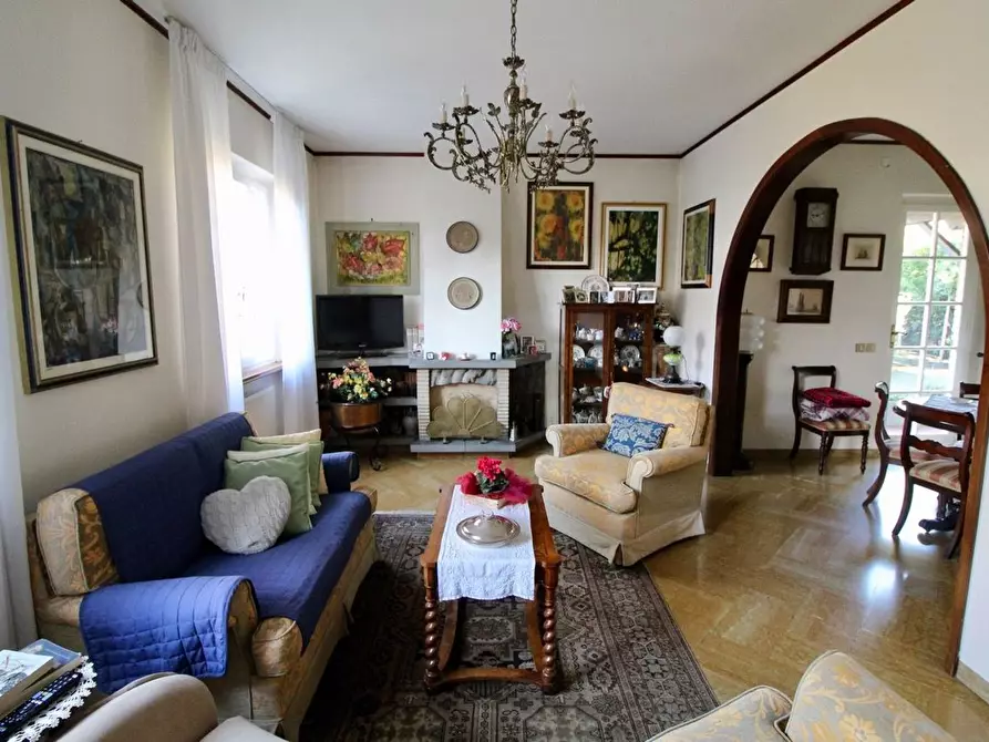 Immagine 13 di Villa in vendita  a Pietrasanta